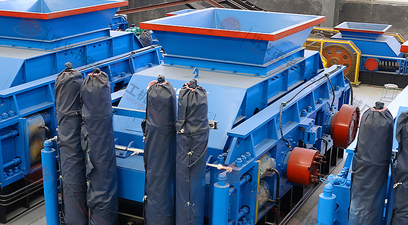  鈉長石大型全自動液壓對輥制砂機(jī)價格多少？